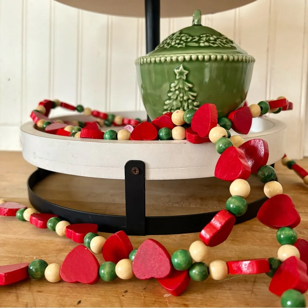 2 TIER WHITE & BLACK DISPLAY TRAY & HOLIDAY DECOR